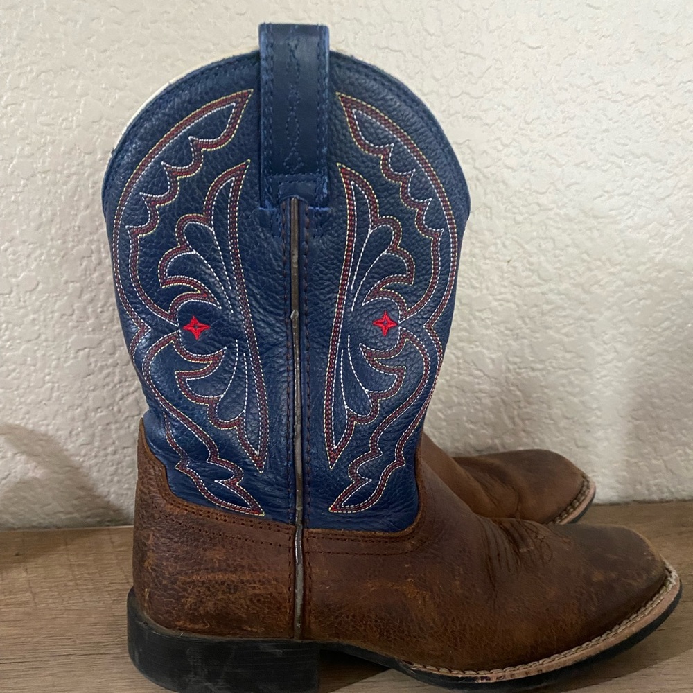 Boys Ariat cowboy boots